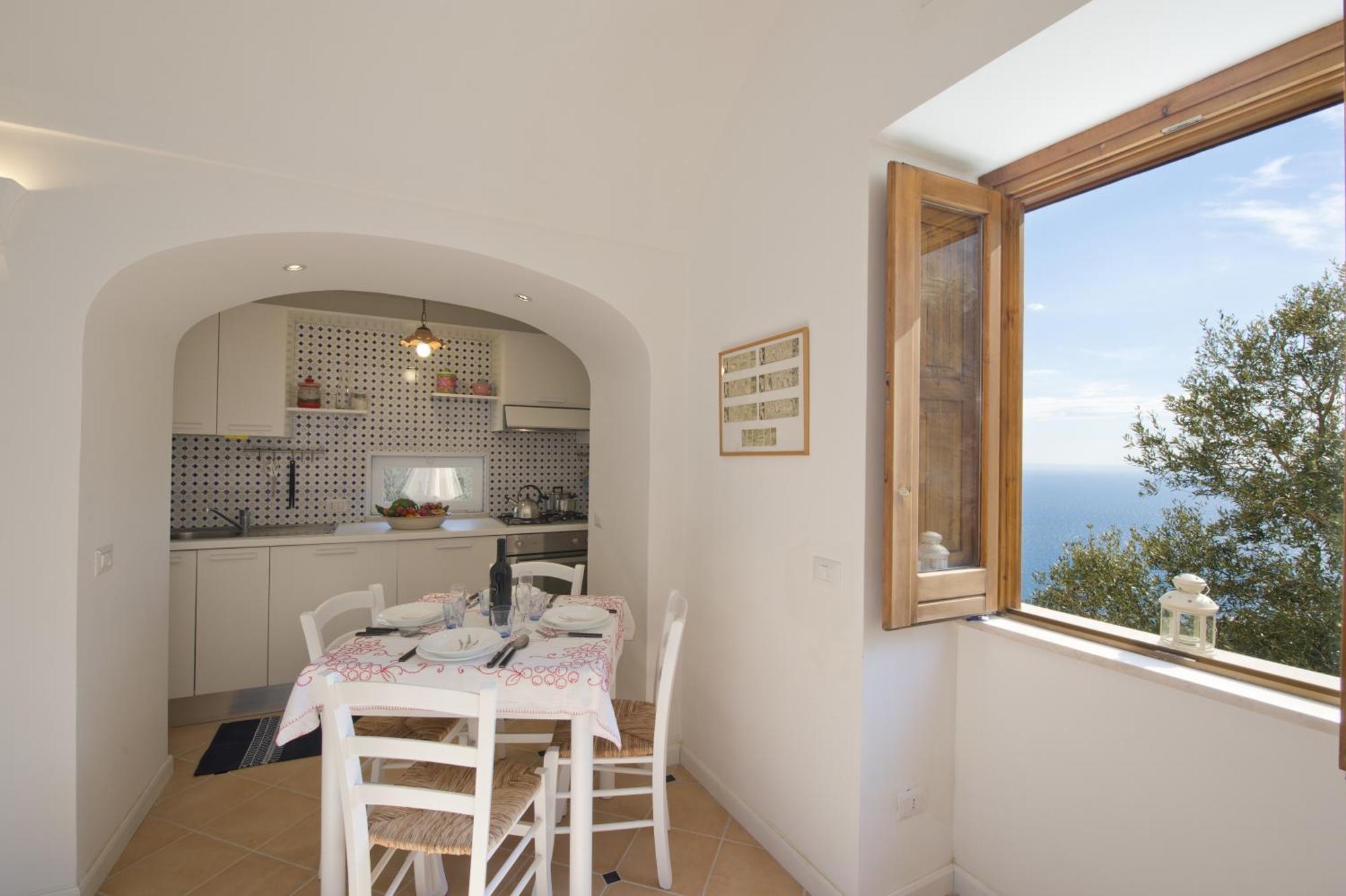 La Scivitella Villa Amalfi Room photo