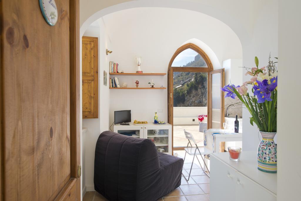 La Scivitella Villa Amalfi Room photo