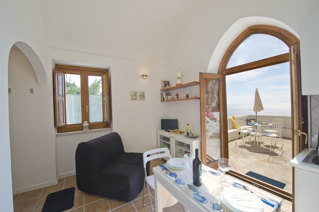 La Scivitella Villa Amalfi Room photo