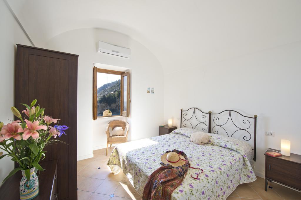 La Scivitella Villa Amalfi Room photo